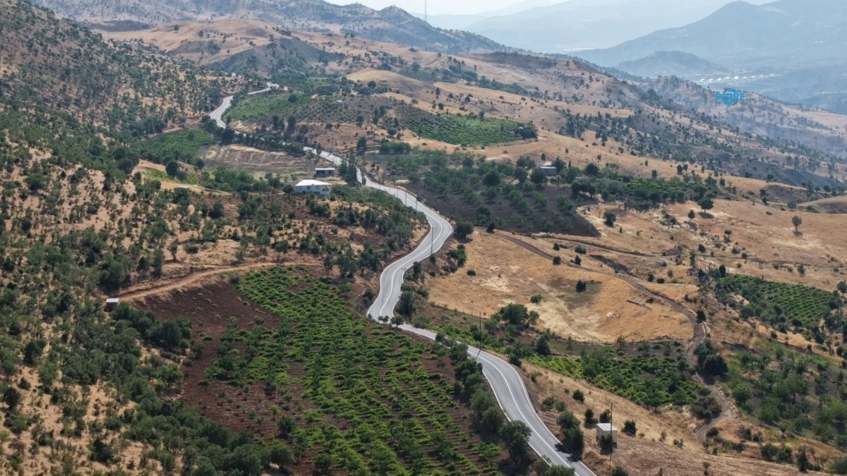 Gölbaşı'nda BSK sıcak asfalt çalışmaları sürüyor: 42 kilometrelik hedefte sona yaklaşıldı